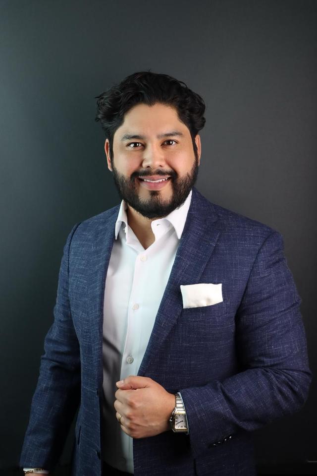 Portrait of DR. NOE HERRERA